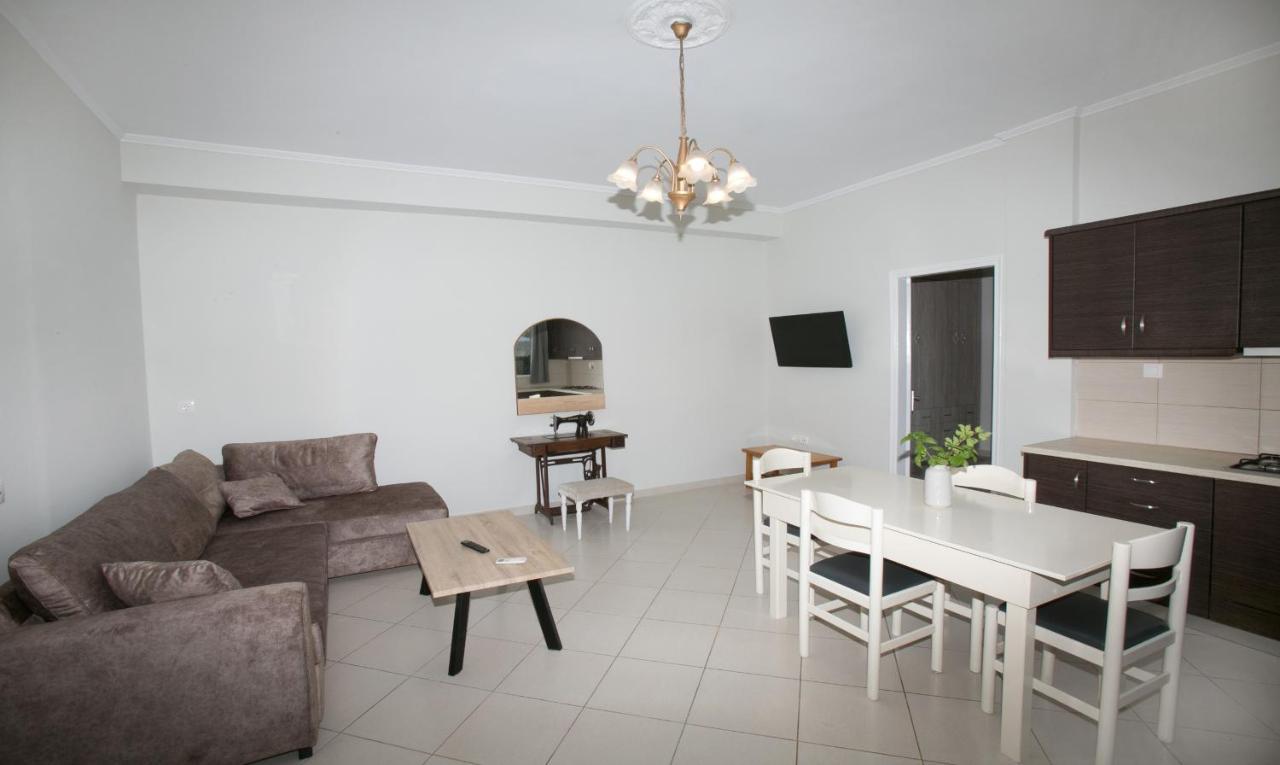 Babi'S Villa - Garden Apartment Lixouri Esterno foto