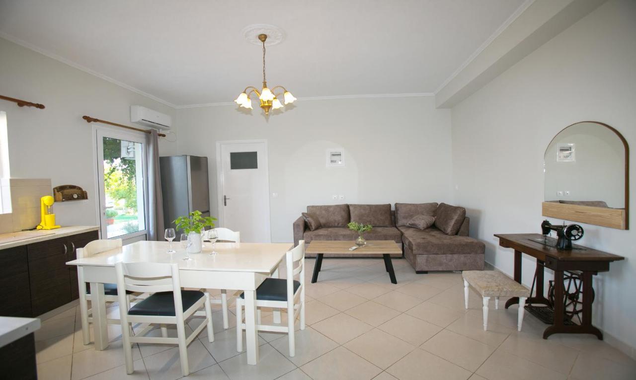 Babi'S Villa - Garden Apartment Lixouri Esterno foto