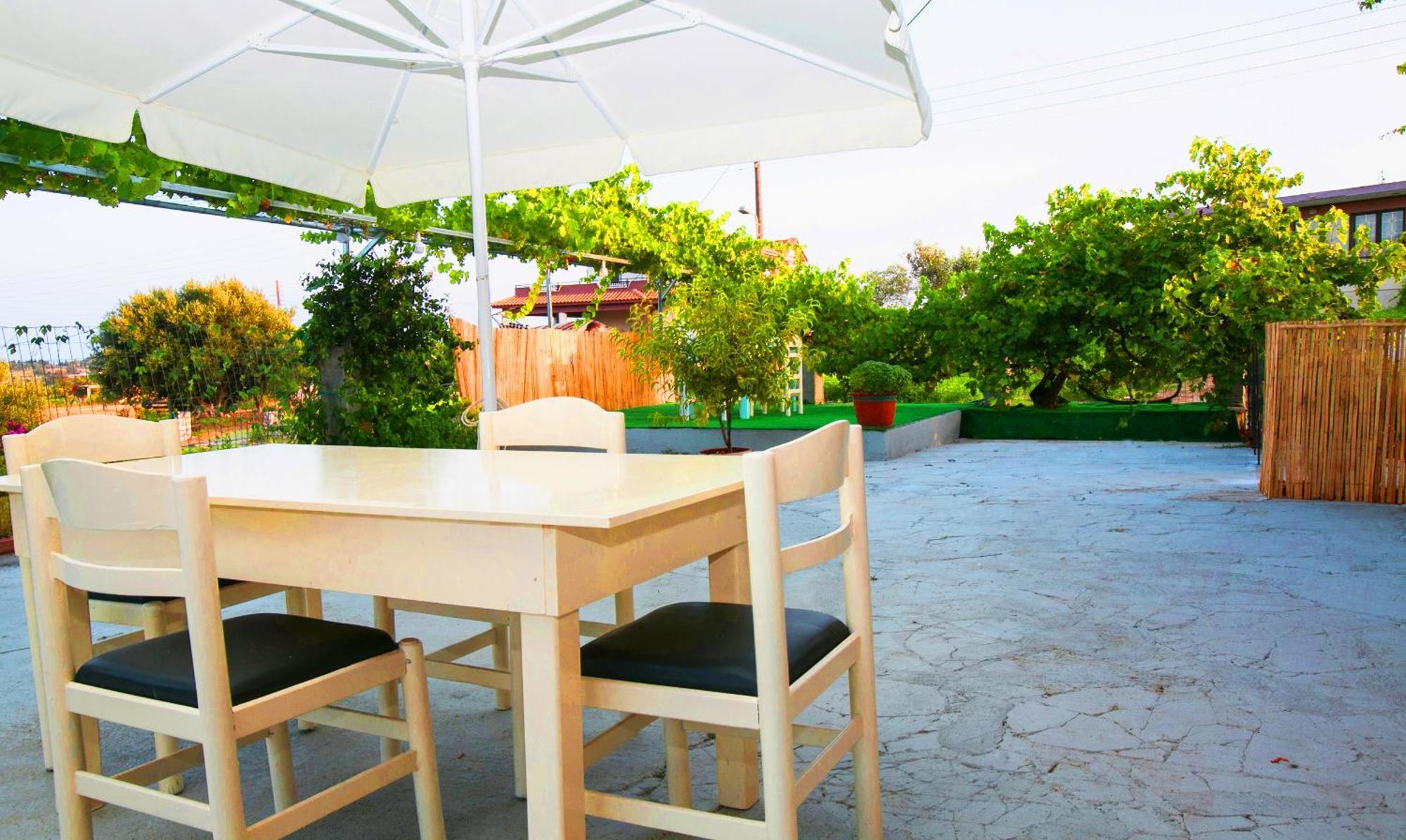Babi'S Villa - Garden Apartment Lixouri Esterno foto